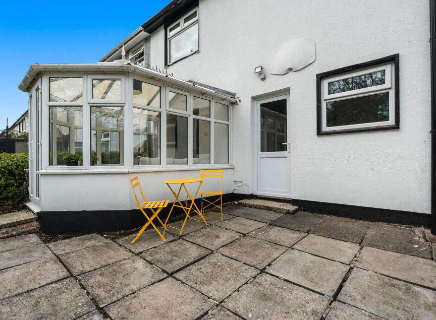156 Locksley Park, Upper Lisburn Road, Belfast, BT10 0AT