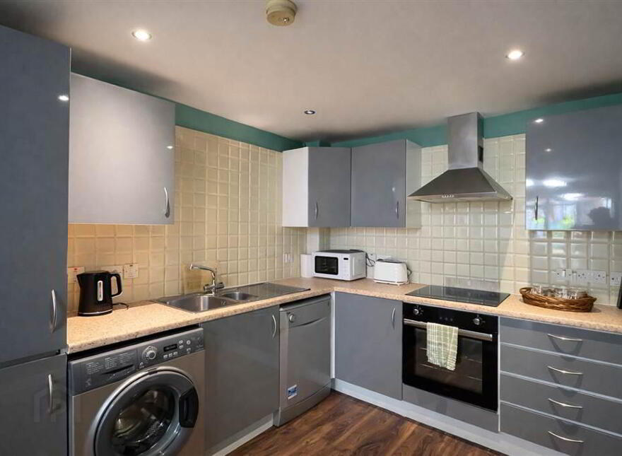 16 Shaftesbury Court, Marcus Ward Street, Belfast, BT7 1RY