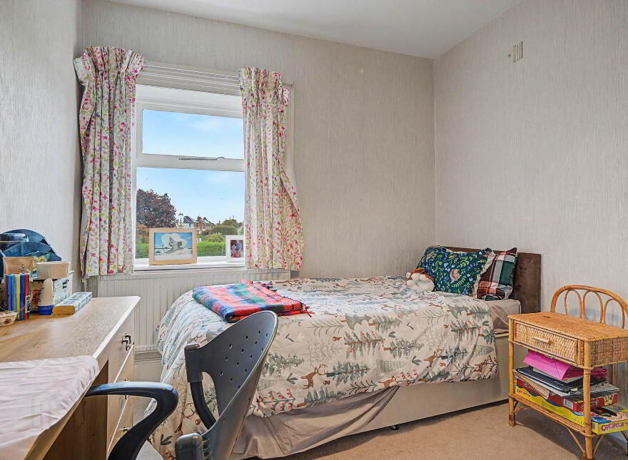 18 Deanfield, Limavady Road, Derry, BT47 6HY