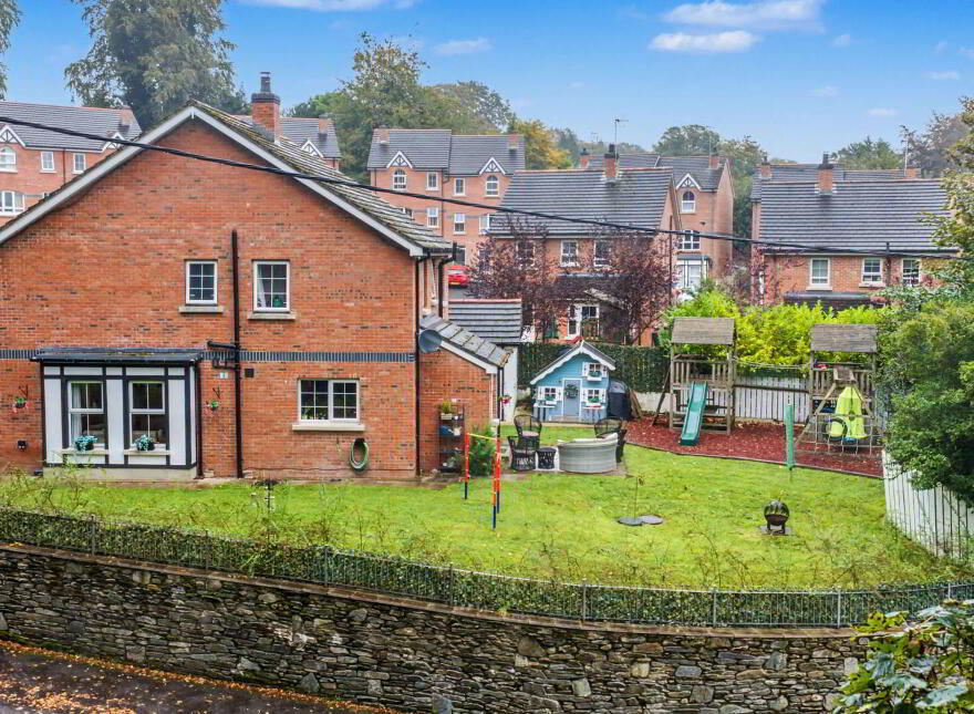25 Brookmount, Dalys Brae, Derry, BT47 5AD