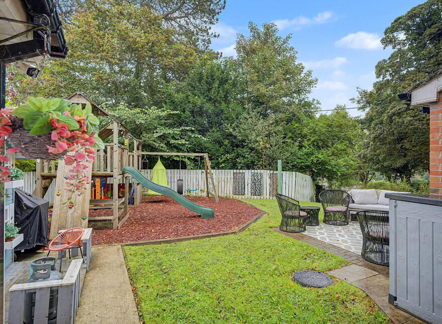 25 Brookmount, Dalys Brae, Derry, BT47 5AD