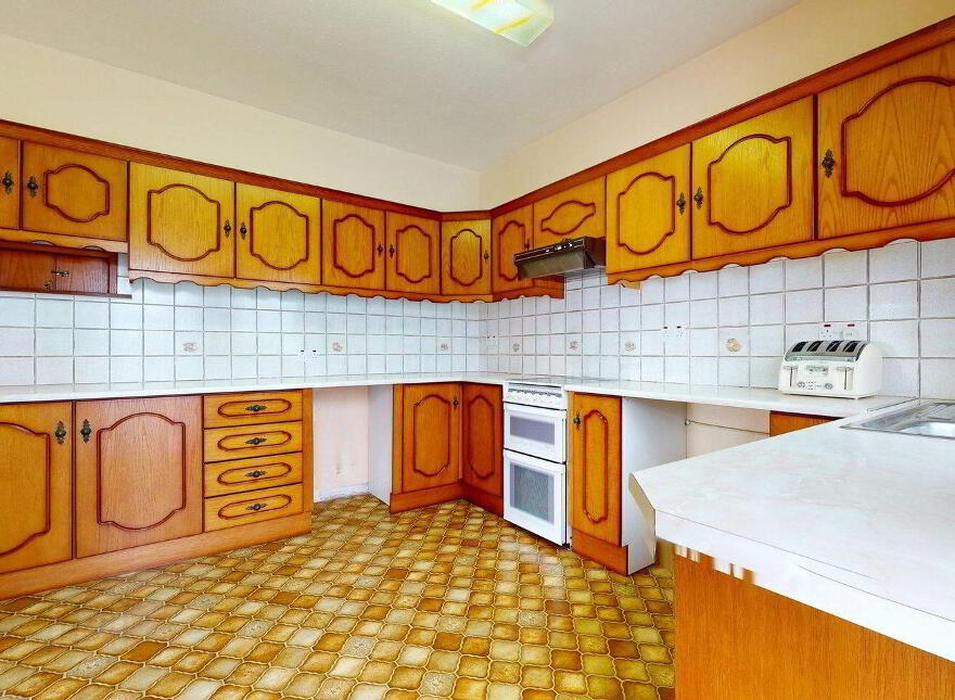 4 Bed Plus Granny Flat, "Lakeview", Derrylea, Cloonkeen, F23D767