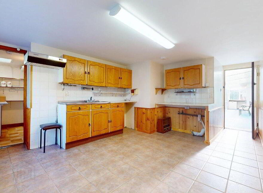4 Bed Plus Granny Flat, "Lakeview", Derrylea, Cloonkeen, F23D767