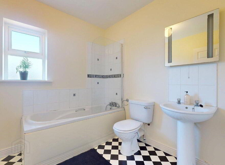 112 Manor Village, Westport Road, Castlebar, F23R598