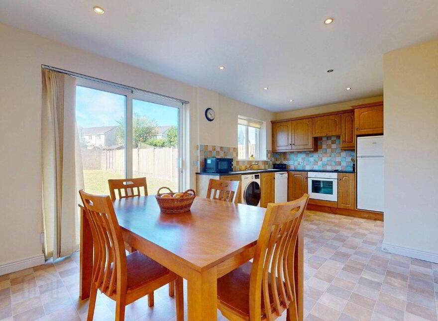 112 Manor Village, Westport Road, Castlebar, F23R598