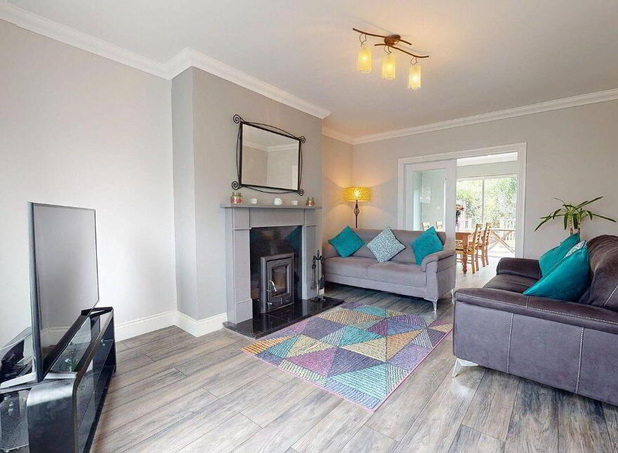 27 Lakeview, Castlebar, F23A243