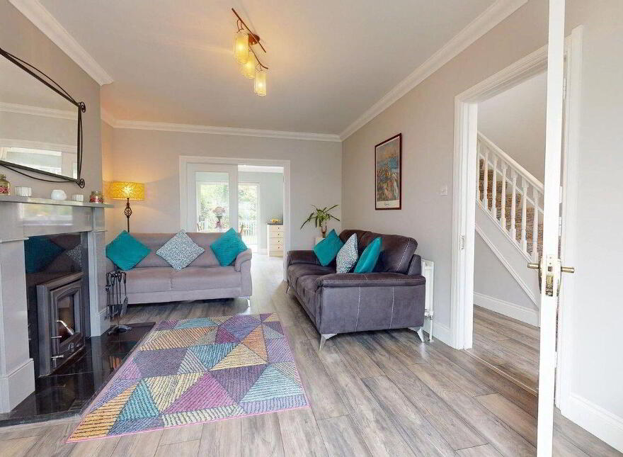 27 Lakeview, Castlebar, F23A243