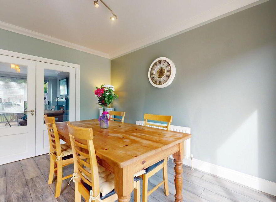 27 Lakeview, Castlebar, F23A243