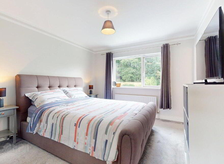 27 Lakeview, Castlebar, F23A243
