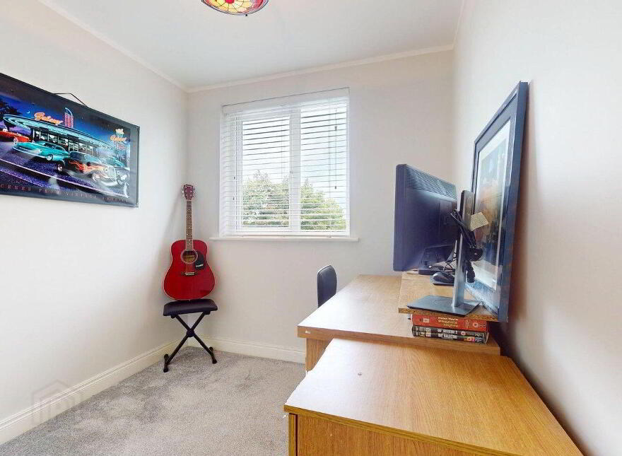 27 Lakeview, Castlebar, F23A243