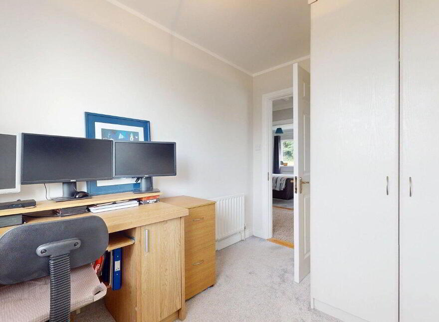 27 Lakeview, Castlebar, F23A243