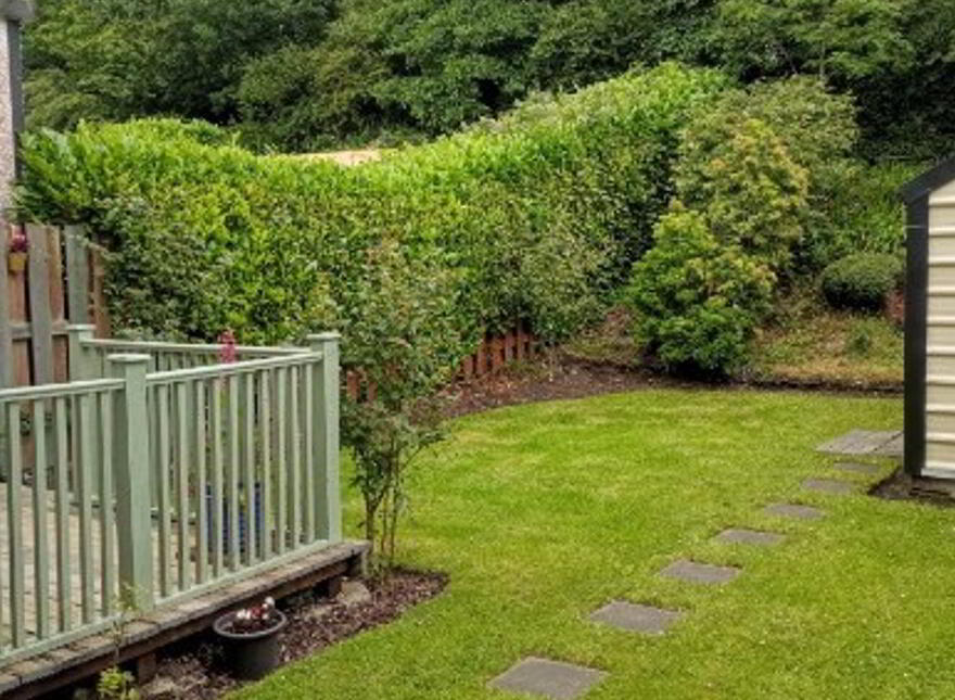 27 Lakeview, Castlebar, F23A243