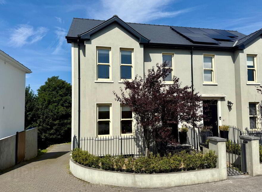 Fort House, Blackfort, Castlebar, F23PP27 photo