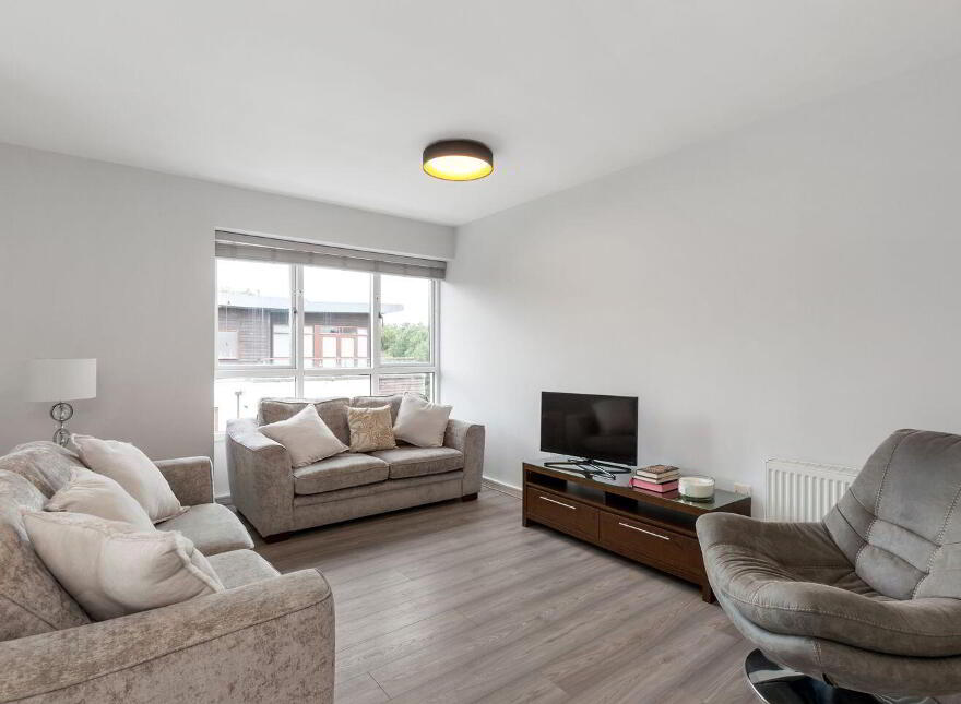 37 Temple Gardens, Northwood, Santry, Dublin 9, D09N8E2