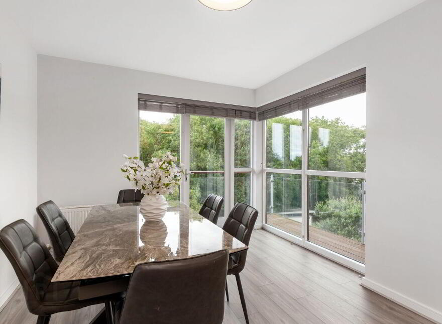 37 Temple Gardens, Northwood, Santry, Dublin 9, D09N8E2
