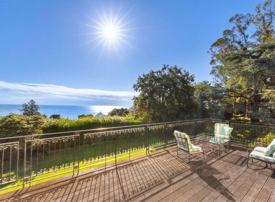 Kilmore, Kilmore Avenue, Killiney, A96F252