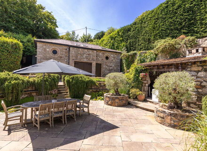 Kilmore, Kilmore Avenue, Killiney, A96F252