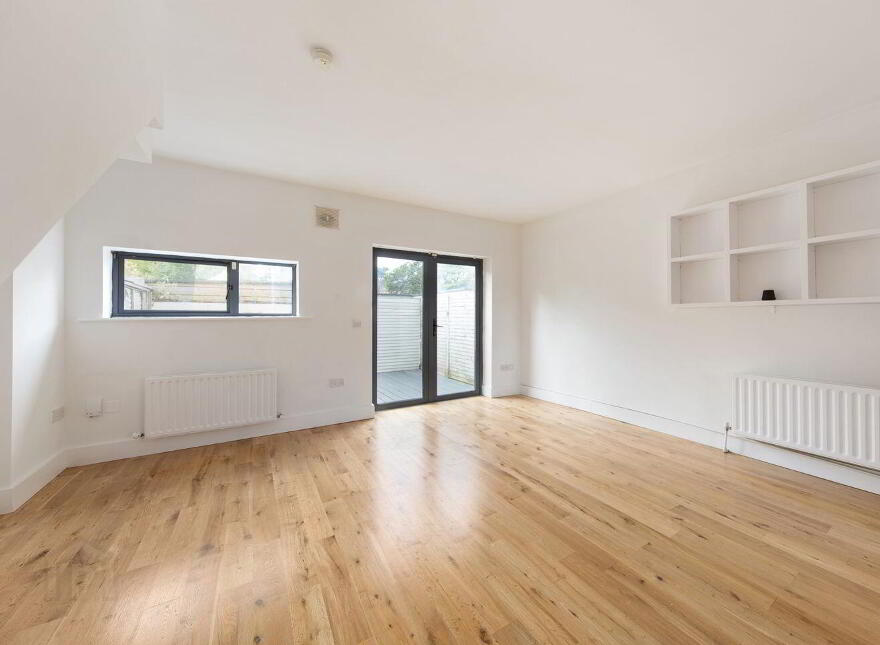 8 Castle Mews, Castle Street, Dalkey, A96HD21