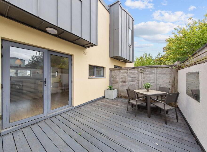 8 Castle Mews, Castle Street, Dalkey, A96HD21