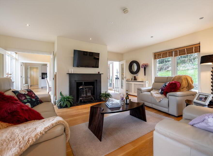 An Dún House, 6 Mountain View, Sheen Falls Country Club, Kenmare, V93XK85