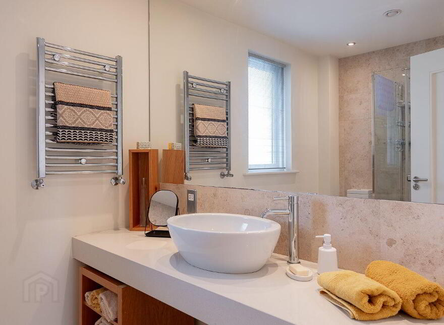 An Dún House, 6 Mountain View, Sheen Falls Country Club, Kenmare, V93XK85