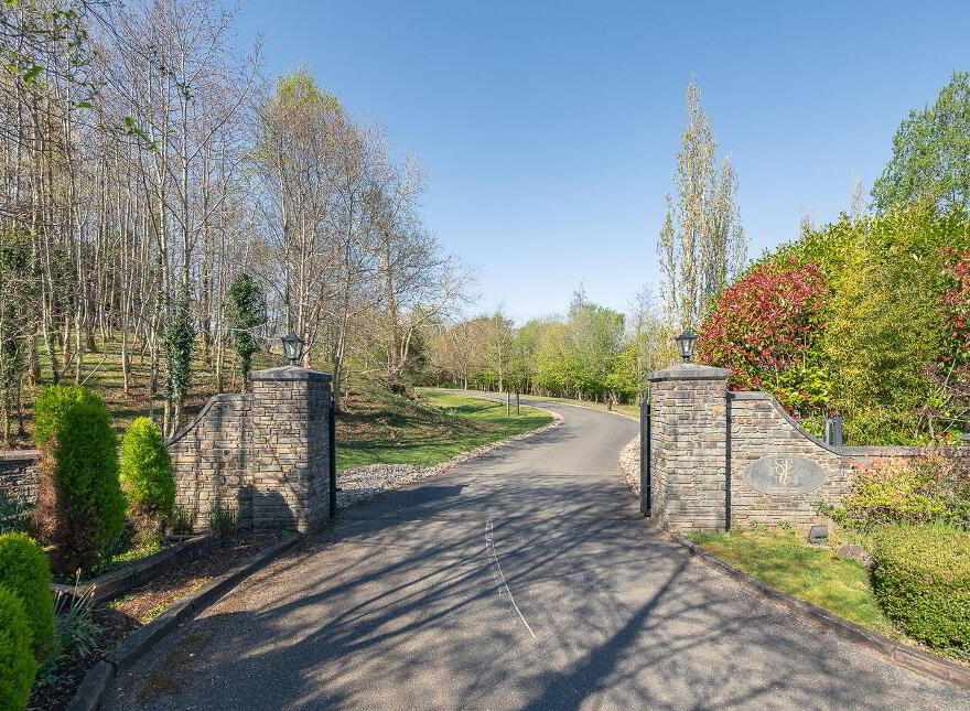 An Dún House, 6 Mountain View, Sheen Falls Country Club, Kenmare, V93XK85