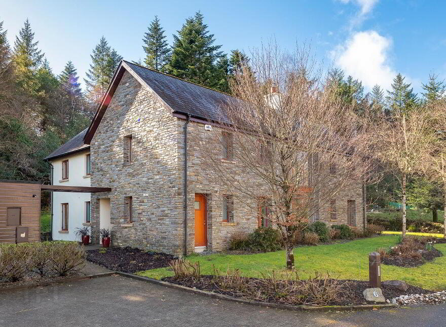 An Dún House, 6 Mountain View, Sheen Falls Country Club, Kenmare, V93XK85