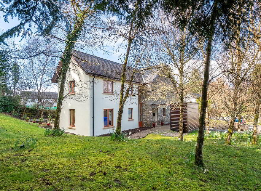 An Dún House, 6 Mountain View, Sheen Falls Country Club, Kenmare, V93XK85