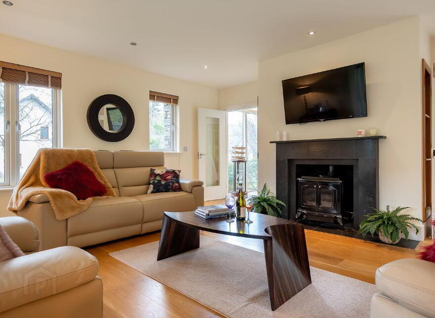 An Dún House, 6 Mountain View, Sheen Falls Country Club, Kenmare, V93XK85