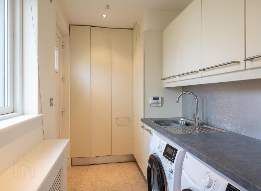 An Dún House, 6 Mountain View, Sheen Falls Country Club, Kenmare, V93XK85