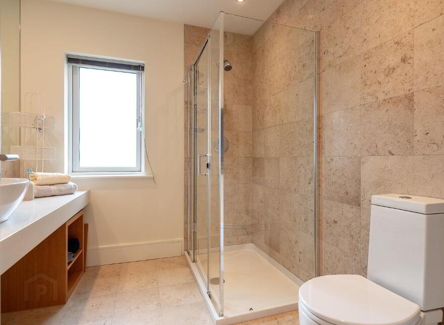 An Dún House, 6 Mountain View, Sheen Falls Country Club, Kenmare, V93XK85