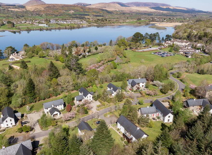 An Dún House, 6 Mountain View, Sheen Falls Country Club, Kenmare, V93XK85