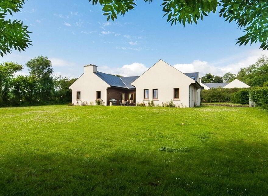 1 Cahir Lodges, Cahir, Tullig, V93W088