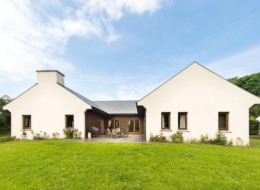 1 Cahir Lodges, Cahir, Tullig, V93W088