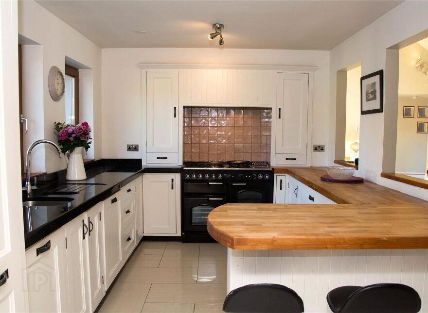 1 Cahir Lodges, Cahir, Tullig, V93W088