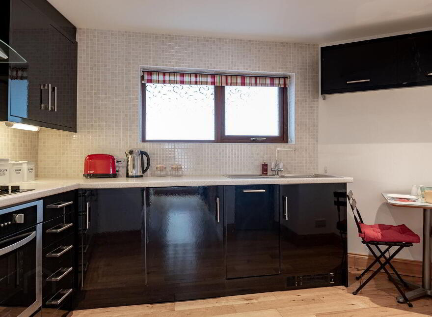 30 Henry Street, Kenmare, V93YX74