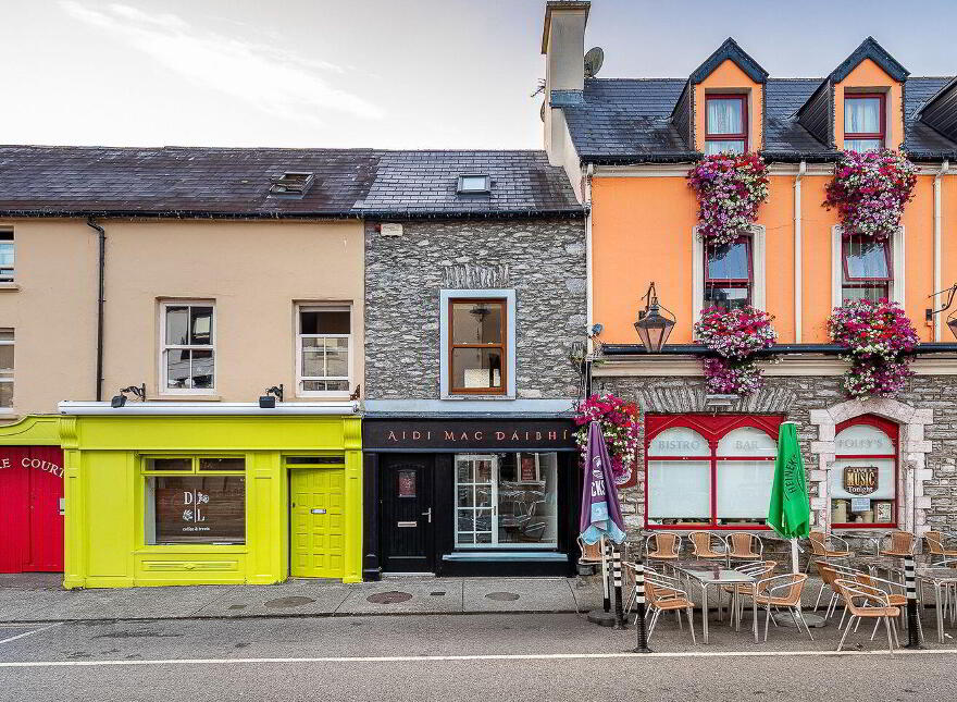 30 Henry Street, Kenmare, V93YX74
