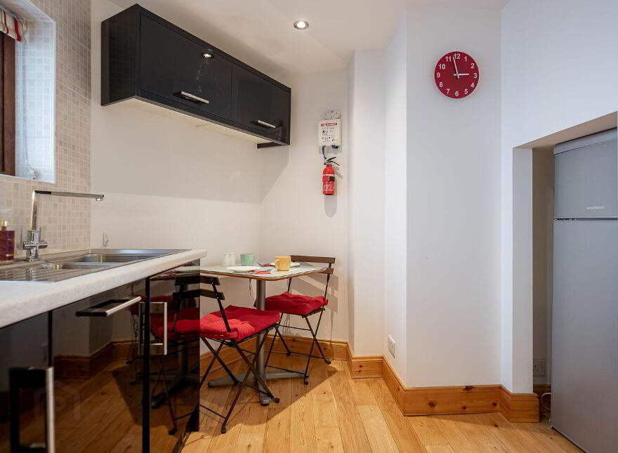 30 Henry Street, Kenmare, V93YX74