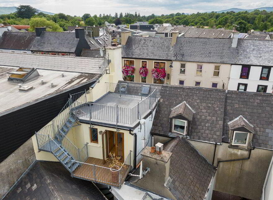 30 Henry Street, Kenmare, V93YX74