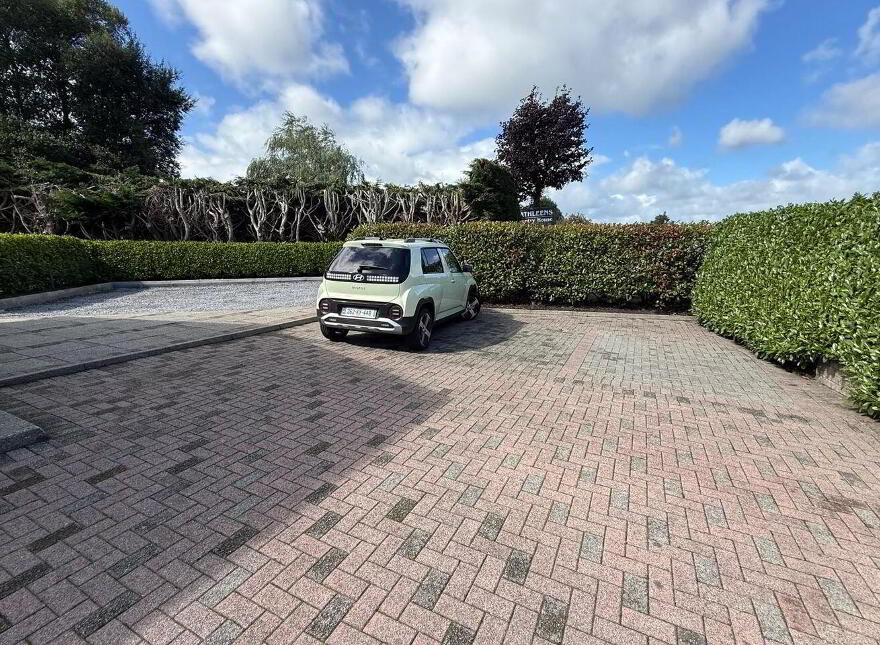 Coolgarriv, Tralee Road, Killarney, V93P6P0