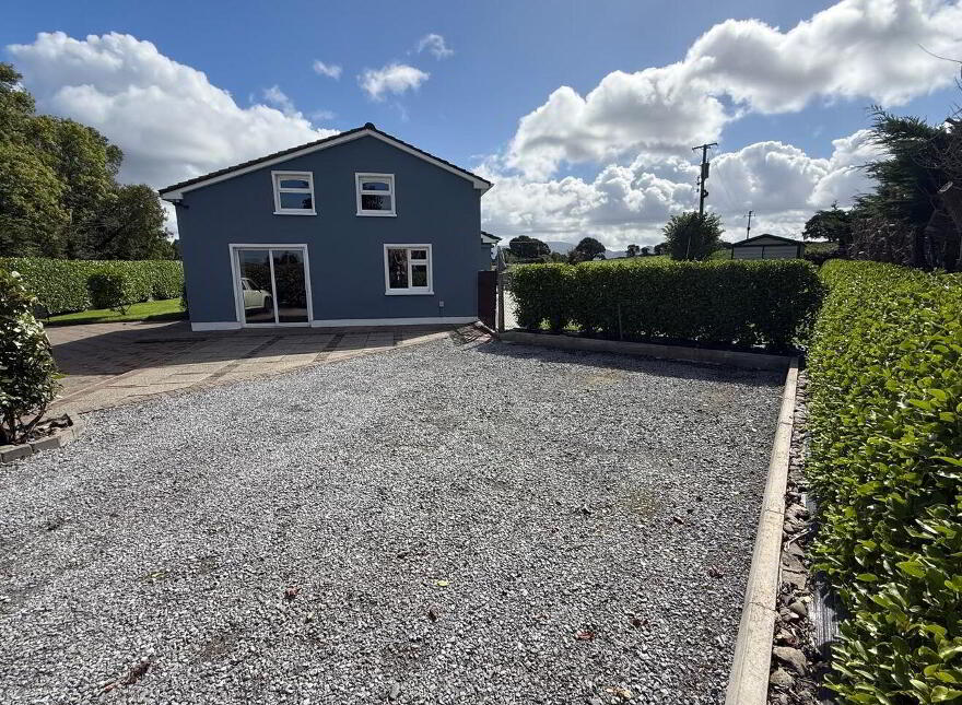 Coolgarriv, Tralee Road, Killarney, V93P6P0