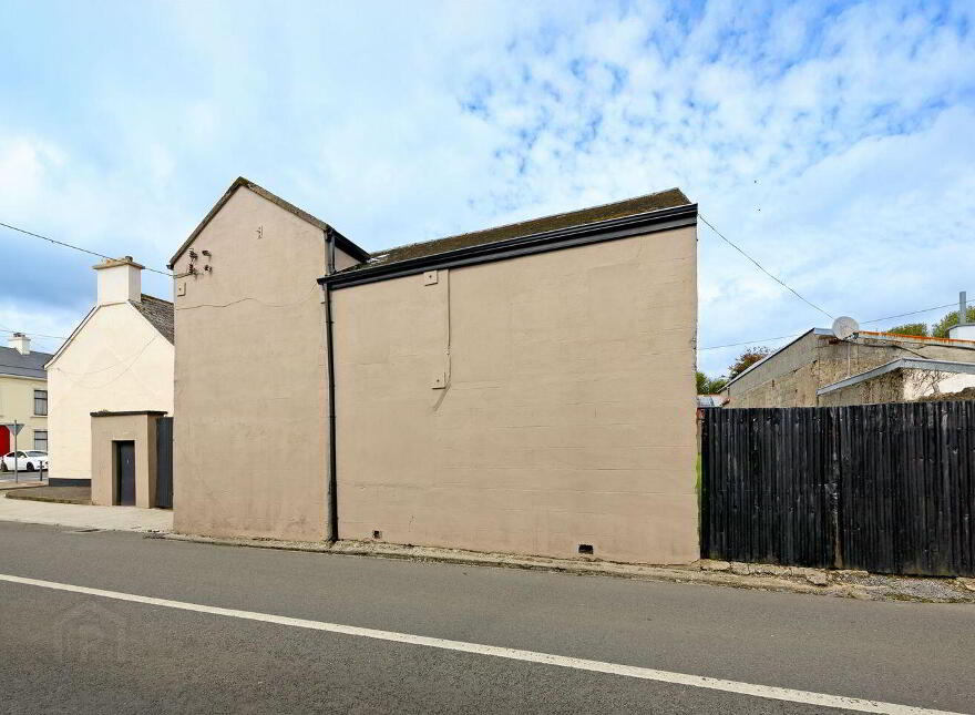 McGettricks, O'Connell Street, Ballymote, F56TX29