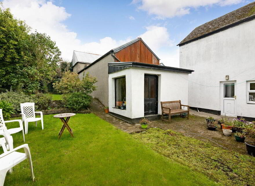 McGettricks, O'Connell Street, Ballymote, F56TX29