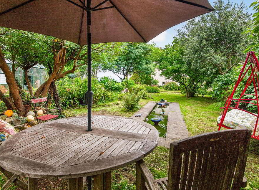 Rockview House ( Formerly Rockville House), Strandhill, F91R983