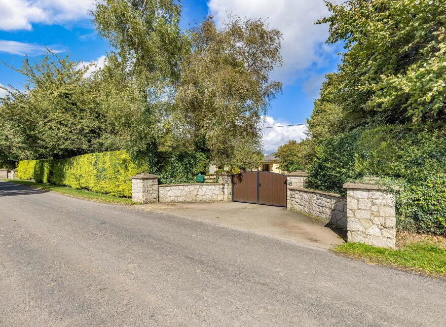 Belgree House, On Approx, 1.67 Hec (4, 12 Acres), Kilmartin Lane, Hollystown, D15W9R9
