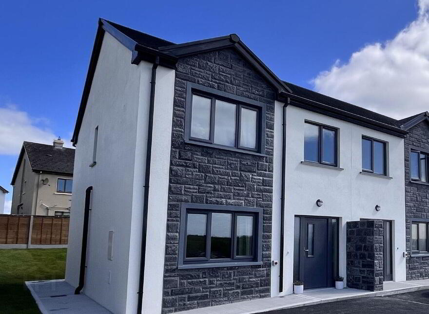 End Of Terrace Houses, Ard Rua Meadows, Claremorris