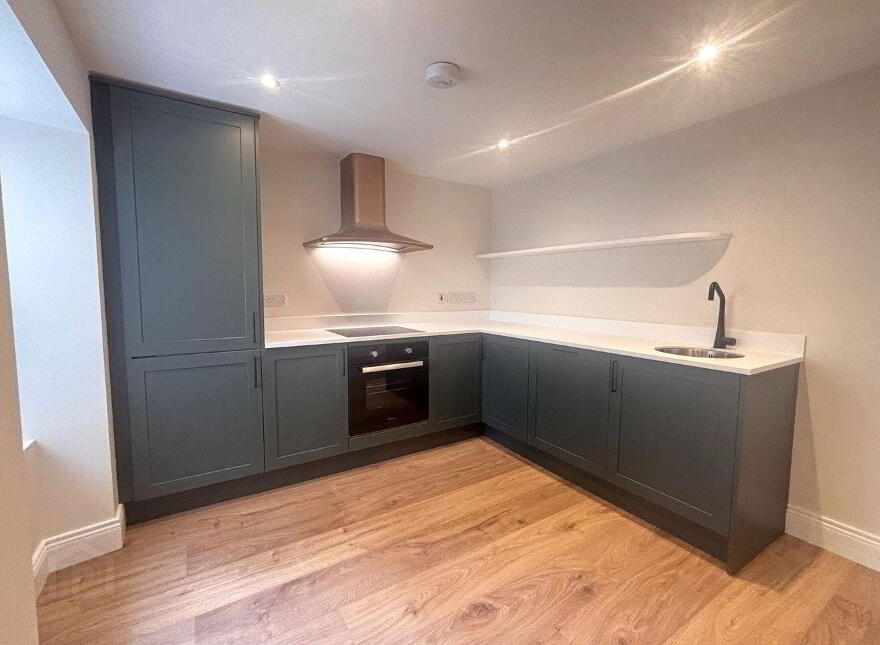 Lower Quay, Westport, F28ET93