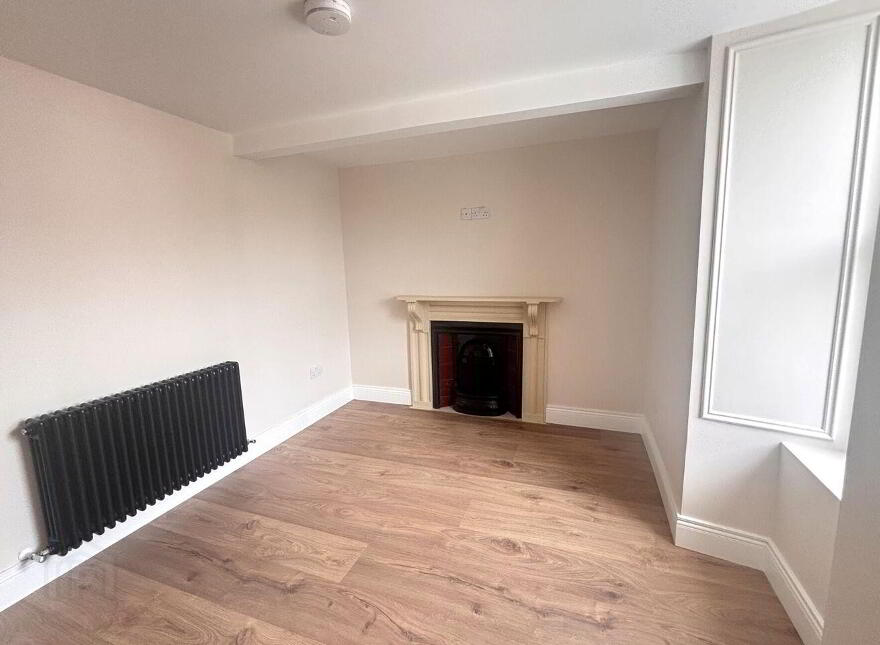 Lower Quay, Westport, F28ET93