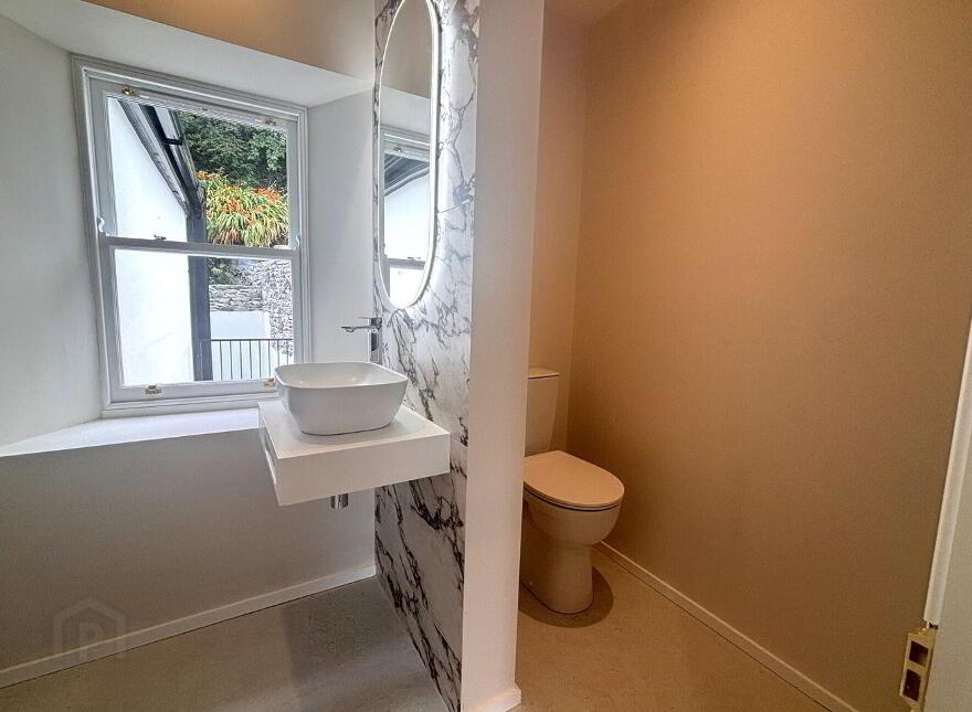 Lower Quay, Westport, F28ET93
