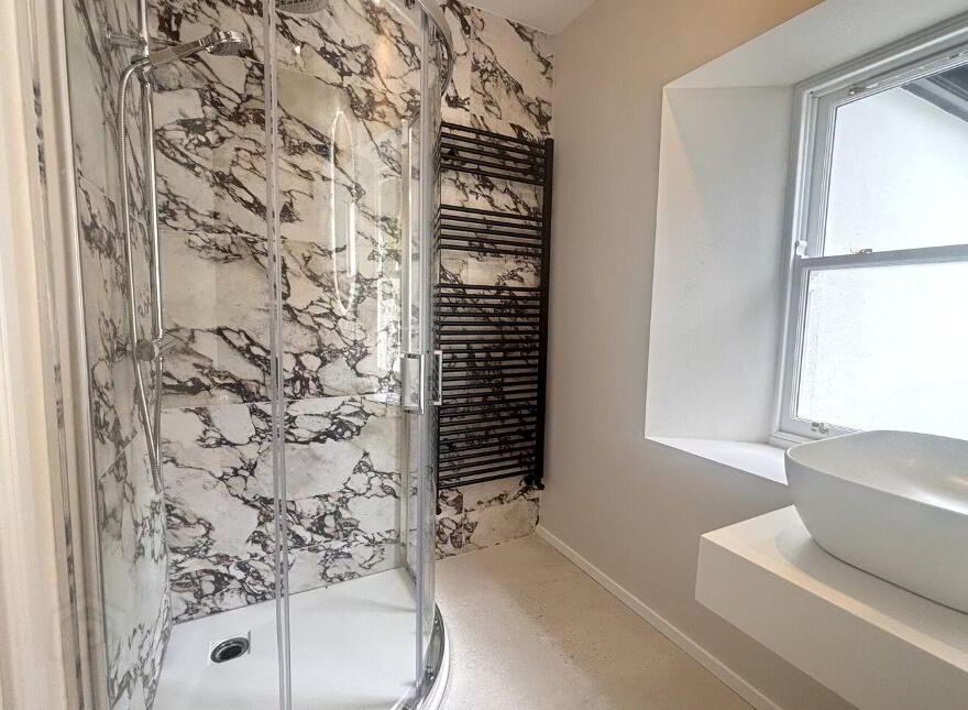 Lower Quay, Westport, F28ET93